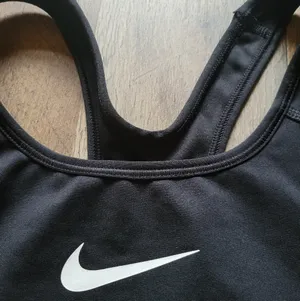 Nike Classic Black Sports Bra Size Small thumbnail 3