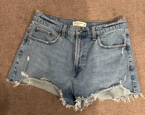 Abercrombie Shorts High-Rise Mom Curve Love thumbnail 1