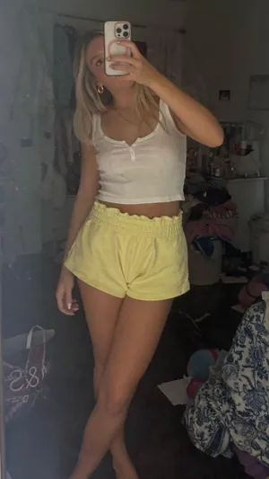 Brandy Melville White Tank Top Crop thumbnail 1