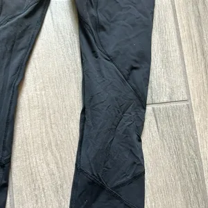 Lululemon black cropped leggings thumbnail 6