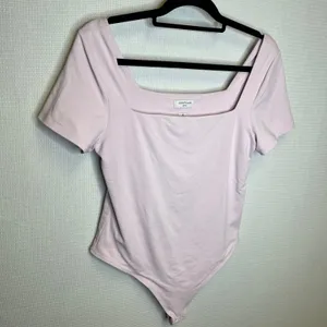 Aritzia Babaton Contour Short Sleeve Squareneck Bodysuit Lavender XL thumbnail 1