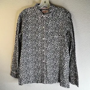Victoria's Secret‎ Pajama Shirt thumbnail 2