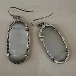 Kendra Scott Elle Slate Cat’s Eye Drop Earrings in Silver Frame thumbnail 6