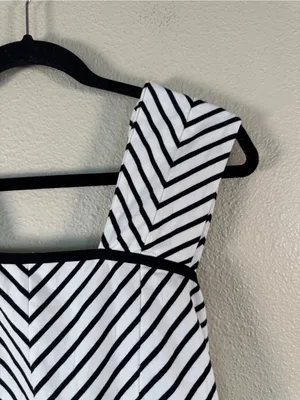 Maeve Anthropologie Black White Striped Scalloped Crop Blouse Womens S Summer thumbnail 9