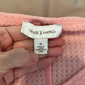 Vintage America szM 3/4 sleeve thermal hem is round in front square in back GUC thumbnail 3