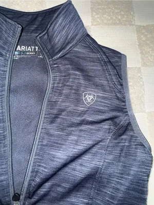 NWOT Ariat Conquest Full Zip Vest size Small thumbnail 2