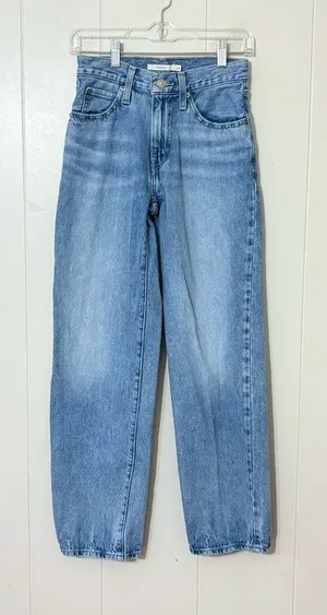 Levi’s ‘94 Baggy Jeans Women’s Size 24 High Rise Straight Leg Light Wash Denim thumbnail 1