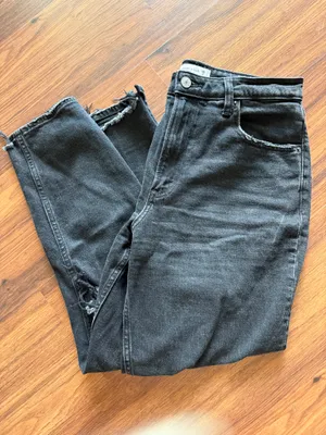 Abercrombie & Fitch Distressed Mom High Rise Curve Love thumbnail 2