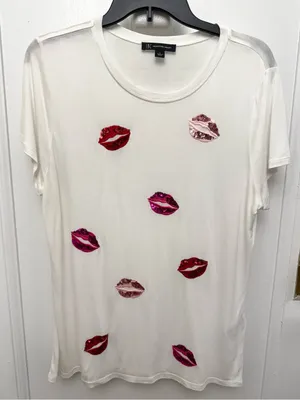 INC International Concepts White Short Sleeve Tee with Sequined Lips Size L thumbnail 1