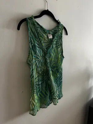 Jones New York Tropical 100% silk green blouse thumbnail 2
