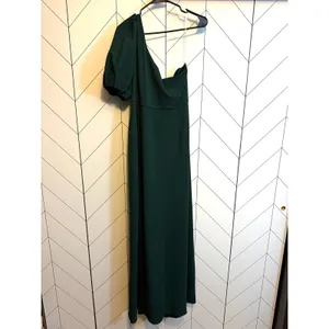 Sachin & Babi Women’s Plus 18W Emerald Green Nadia Gown One Shoulder Puff Sleeve thumbnail 10