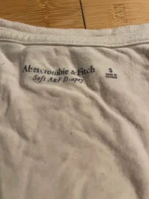 Abercrombie & Fitch Cream V Neck Tee thumbnail 2