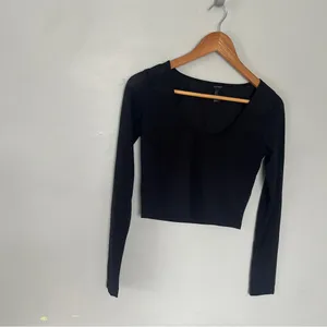 Black Long Sleeve Crop Top thumbnail 3