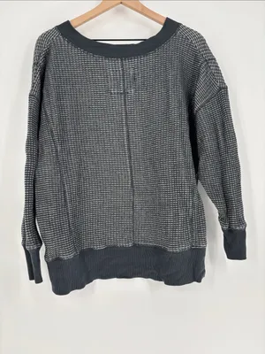 American Eagle v neck xs oversized pullover thumbnail 4