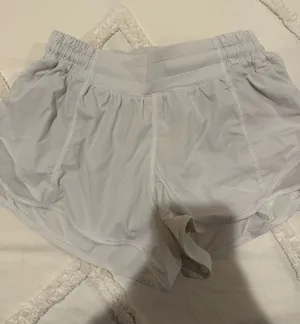 Lululemon Shorts Hotty Hot 2.5" Low-Rise thumbnail 1