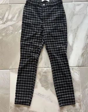 Hollister Black and White Checkered Ankle Pants thumbnail 3