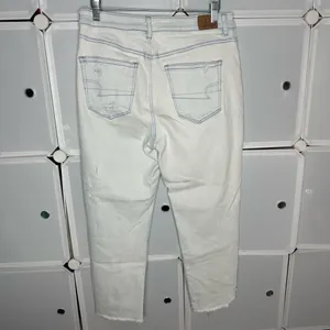American Eagle Outfitters Mom Jeans Ripped High Waist Size 8 Short thumbnail 3