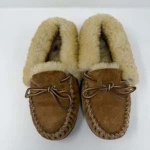 L.L. Bean Wicked Good Moccasin Slipper Brown Shearling Suede Women Size 7 thumbnail 3