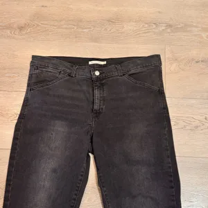 Levi's 314 Shaping Straight Jeans Black Dark Wash‎ Trouser Denim Size 33 Regular thumbnail 3