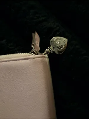Juicy Couture White Wallet with Pink Crest Embroidery thumbnail 4