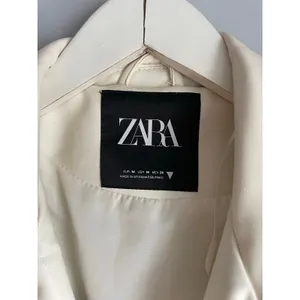 ZARA Cream White Moto Biker Jacket Minimalist Size Medium Neutral Oversized thumbnail 2