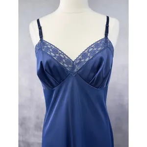 VTG Vanity‎ Fair Full Slip Dress Women 34 Lace Silky Minimal Indie Coquette 80s thumbnail 2