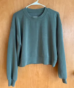 Lululemon Perfectly Oversized Crop Crewneck Women Size 10 Sage Green‎ Pullover thumbnail 1