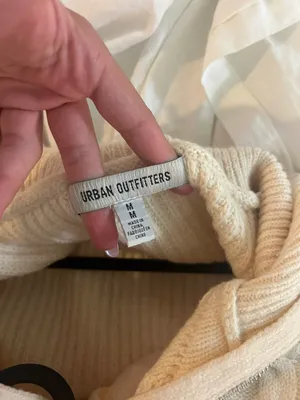 Thick Sweater thumbnail 4