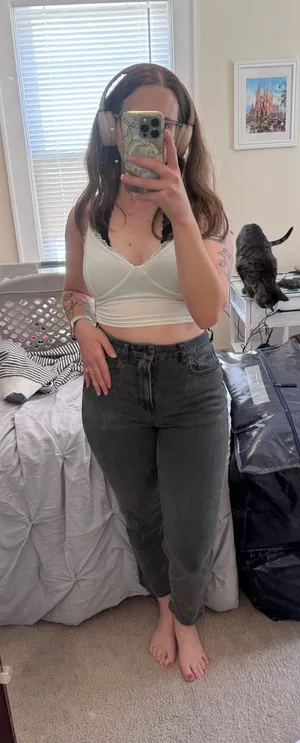 American Eagle Mom Jeans thumbnail 1