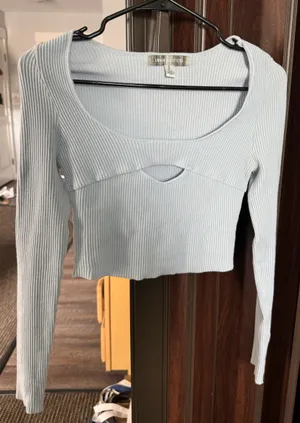 Urban Outfitters Long Sleeve thumbnail 2