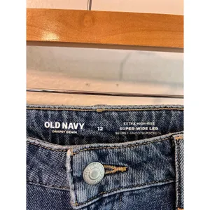 Old Navy Extra High Rise Wide Leg Denim Secret Pockets Jeans Size 12 thumbnail 5