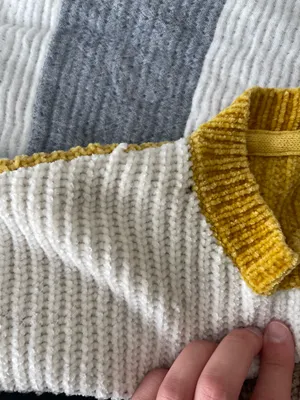 Urban Outfitters Cropped Sweater thumbnail 3
