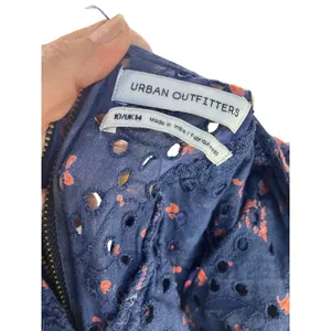 Urban Outfitters Kimchi Blue Eyelet Crop Top Size 10 thumbnail 5