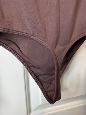Aritzia Babaton Squareneck Bodysuit Long Sleeve Brown XS thumbnail 5