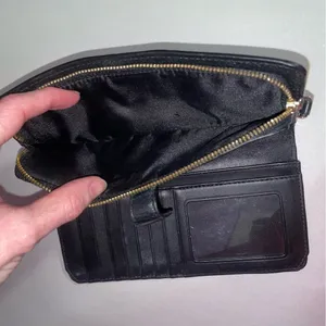Coach Slim Zip Wallet Black Leather Large Minimalist Quiet Luxury Neutral thumbnail 3