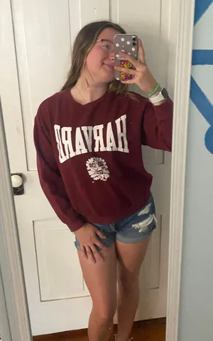 Harvard crewneck Size M thumbnail 1