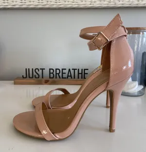 Anne Michelle Nude High Heels thumbnail 1