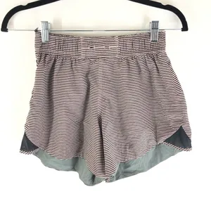 Lululemon Womens Go The Distance Reversible Shorts Striped Brown Gray 4 thumbnail 1