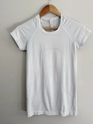 Lululemon Swiftly Tech Short Sleeve Shirt size 4 thumbnail 2