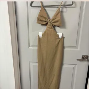 Shein Maxi Cut-Out Dress thumbnail 3