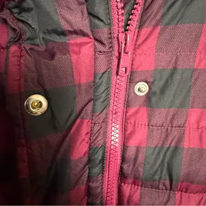 GAP Red and Black Buffalo Plaid Puffer Zipper Button Closure Vest Sz L thumbnail 6