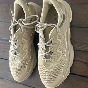 Adidas Beige Casual Sneakers thumbnail 4