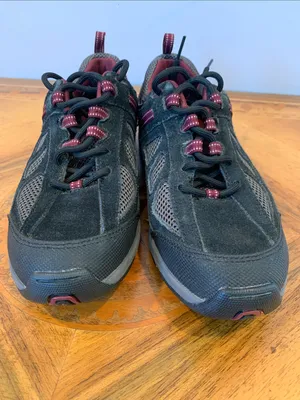Rockport XCS Walkability Women’s Size 7 Black Suede and Burgundy Trail Shoes thumbnail 4