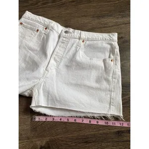 NWOT Womens Levis 501 white cut off denim shorts high rise 2.5in inseam size 32‎ thumbnail 6