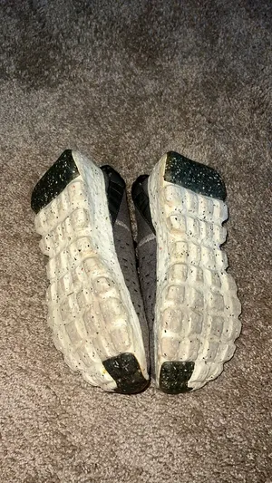 Nike Sneakers thumbnail 2