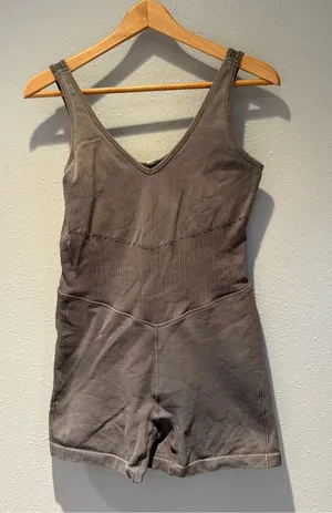 Brown Mineral Wash Athletic Romper V Neck Ribbed Seamless Onesie Gray Size Small thumbnail 1