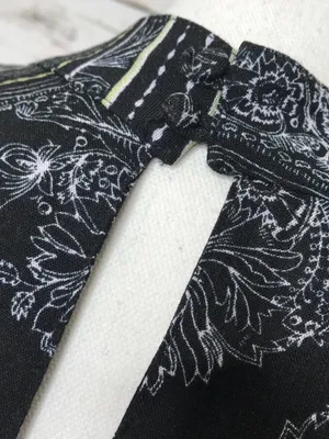 💋Free People Black Printed Choker Keyhole Blouse Medium NWT thumbnail 7