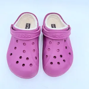 Crocs Women's Fuchsia Faux Fur Lined Classic Clogs Shoes Size 7 thumbnail 4