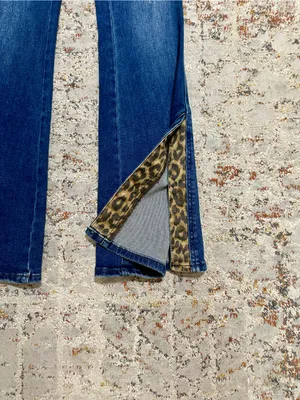 Vervet Flare Jeans Leopard Slit Size 26 thumbnail 4