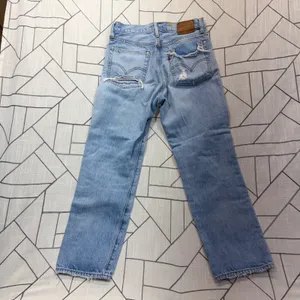 Levi's Wedgie Straight Jeans 27 Blue Light Wash‎ Distressed Ripped High Rise thumbnail 2